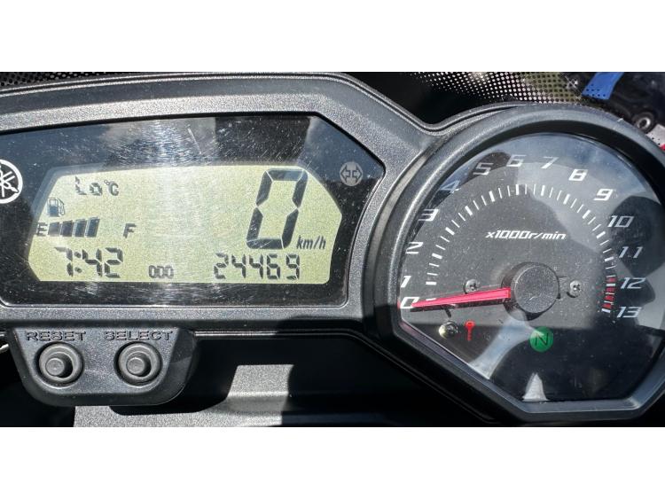 YAMAHA XJ6