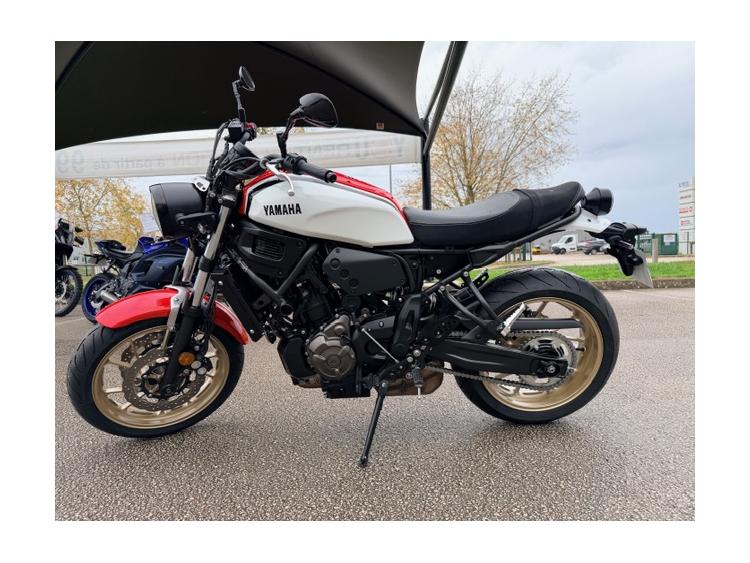 YAMAHA XSR 700 / XSR700 full